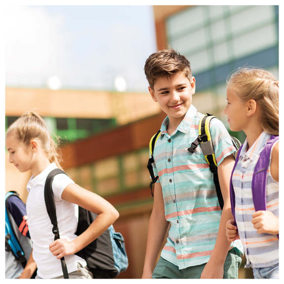 Assurance scolaire - Enfants sur le chemin de l'école